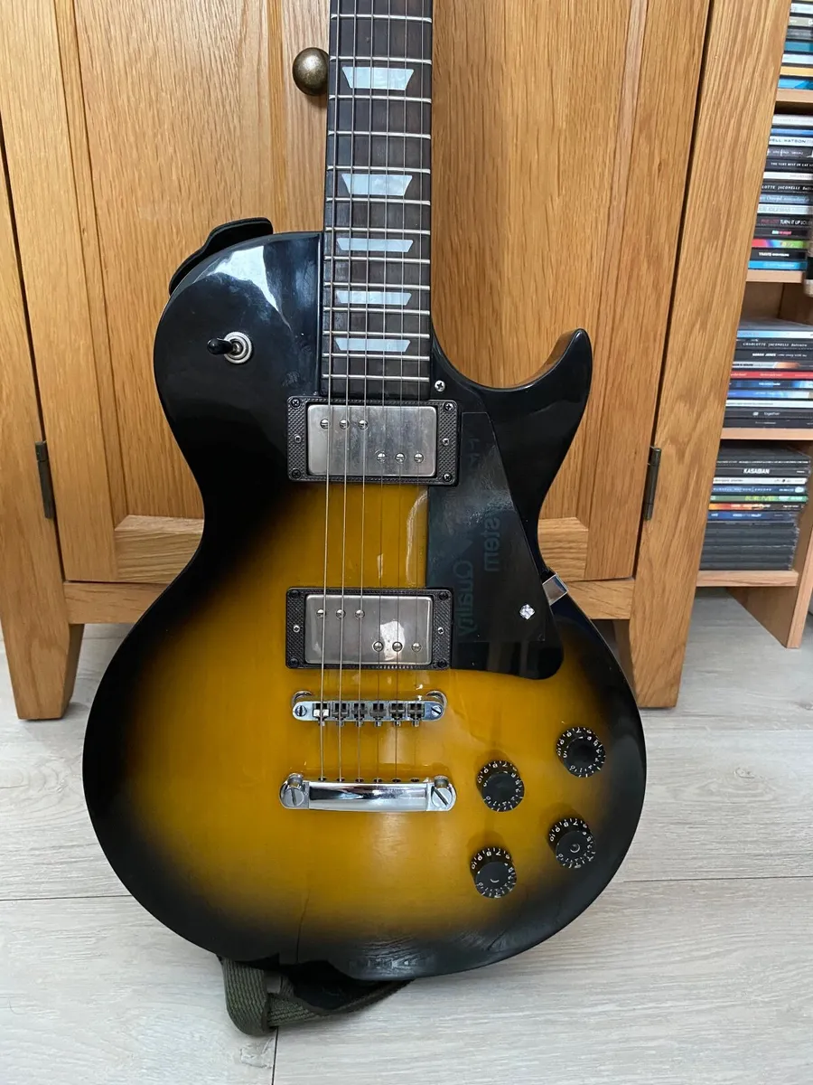Electric guitar - Image 1