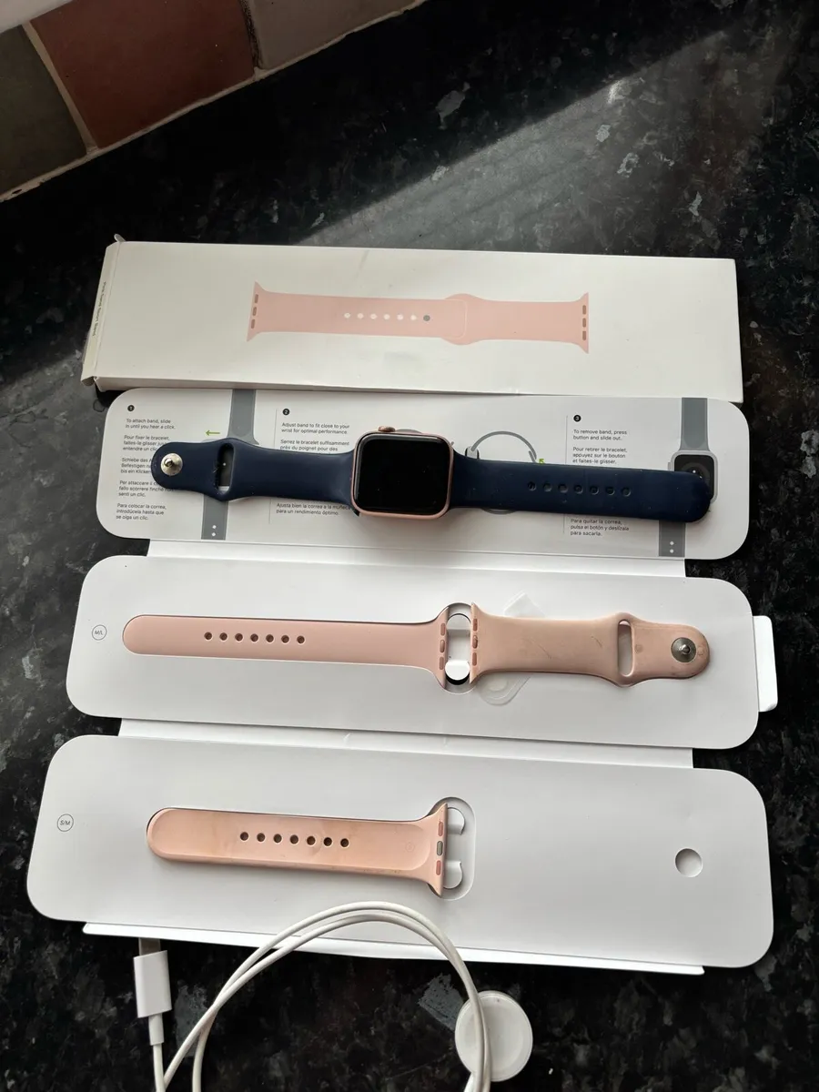 Apple Watch 44mm - Image 2