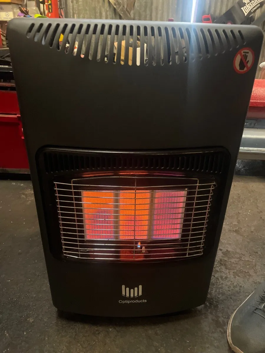 Gas heater with gas bottle - Image 1