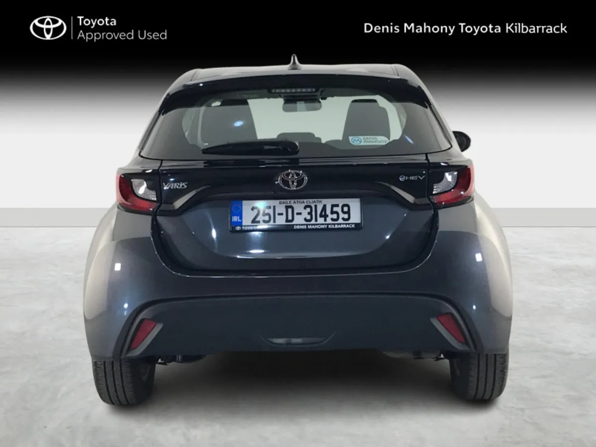 Toyota Yaris HYBRID LUNA 3 YEARS FREE SERVICING - Image 4