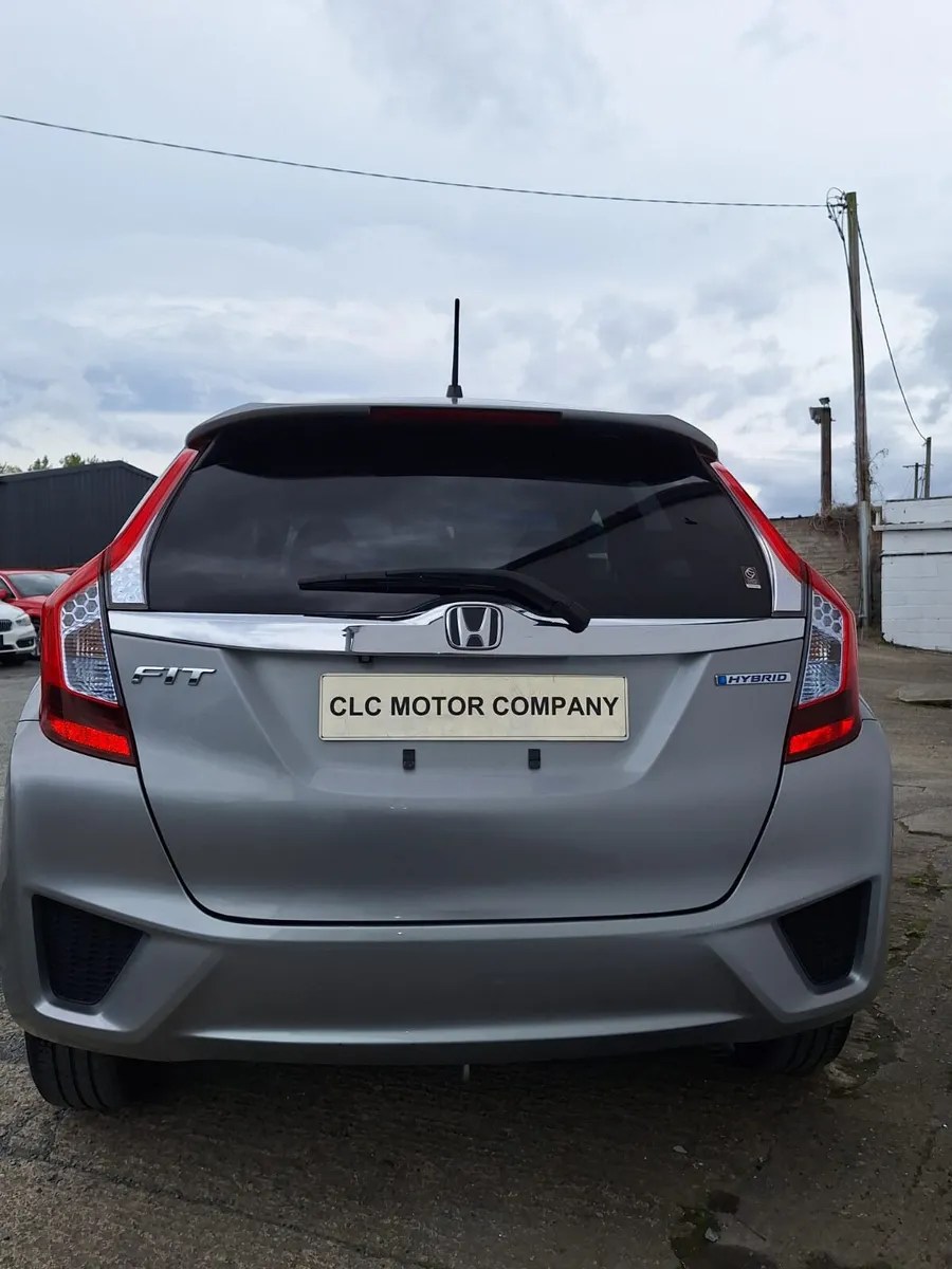 Honda Fit 2016 - Image 2