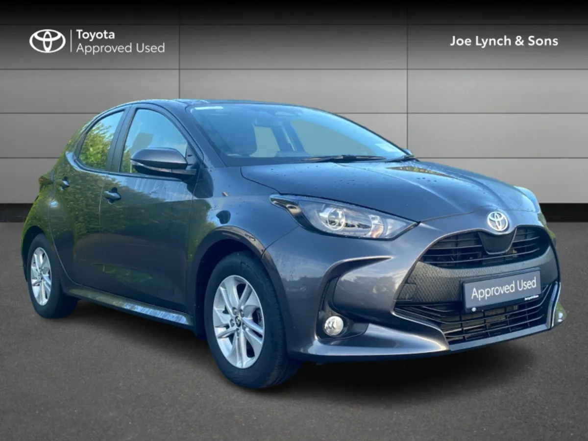 Toyota Yaris HYBRID 115 LUNA - Image 1