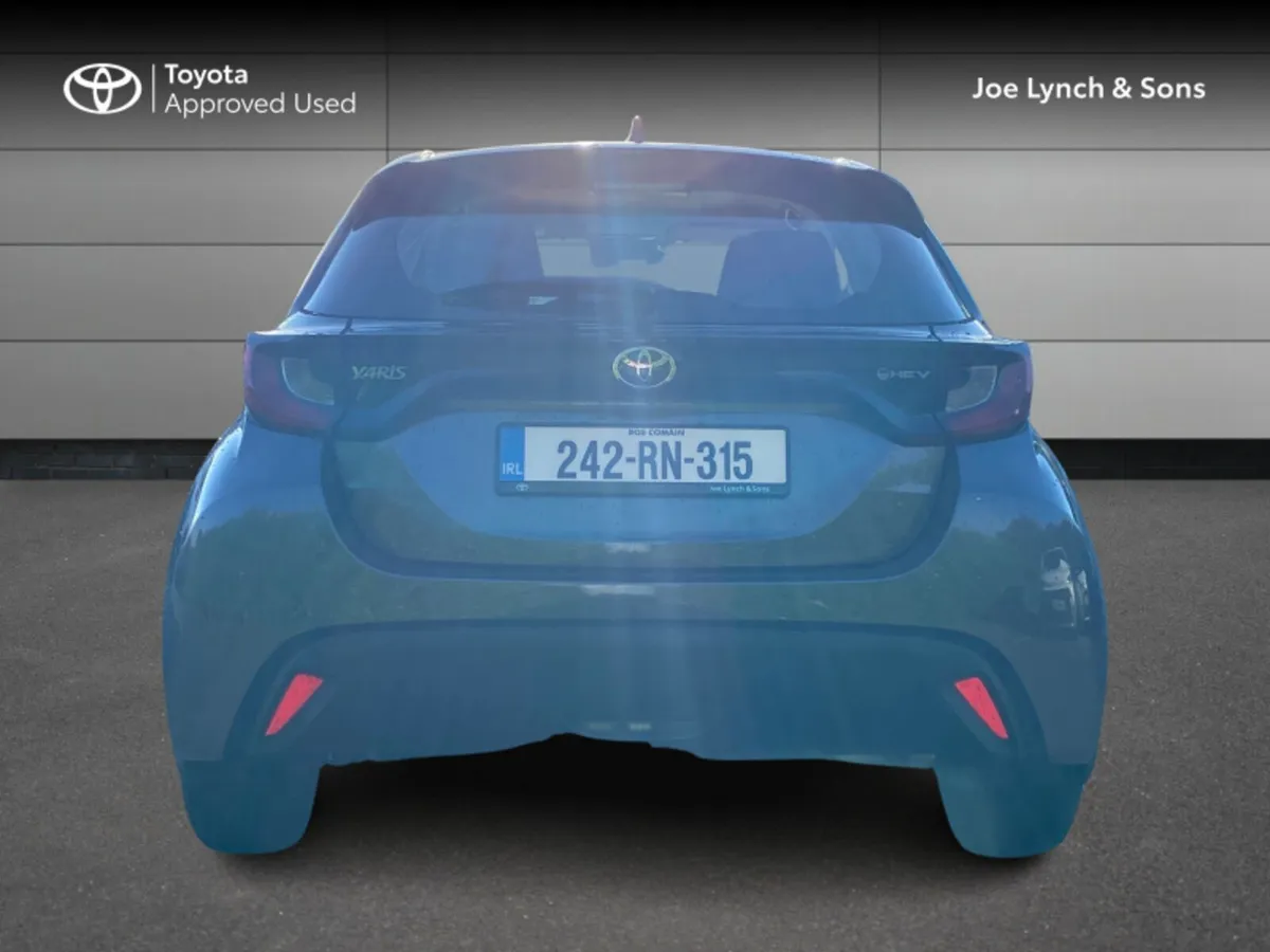 Toyota Yaris HYBRID 115 LUNA - Image 4