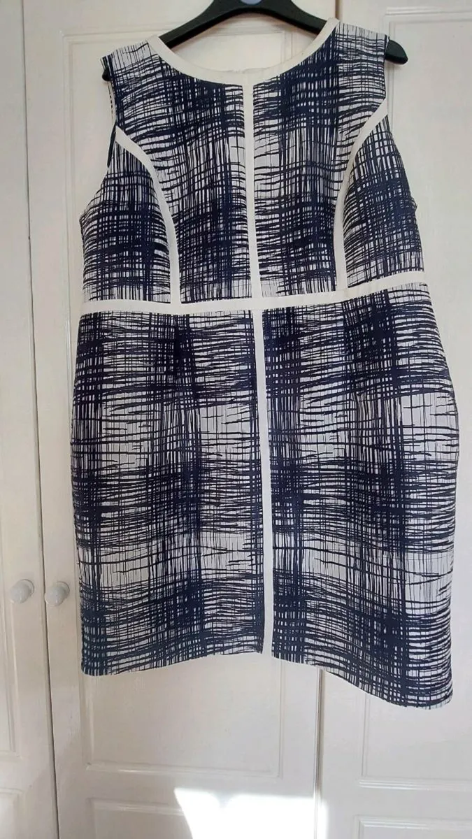 Ladies dress - Image 2