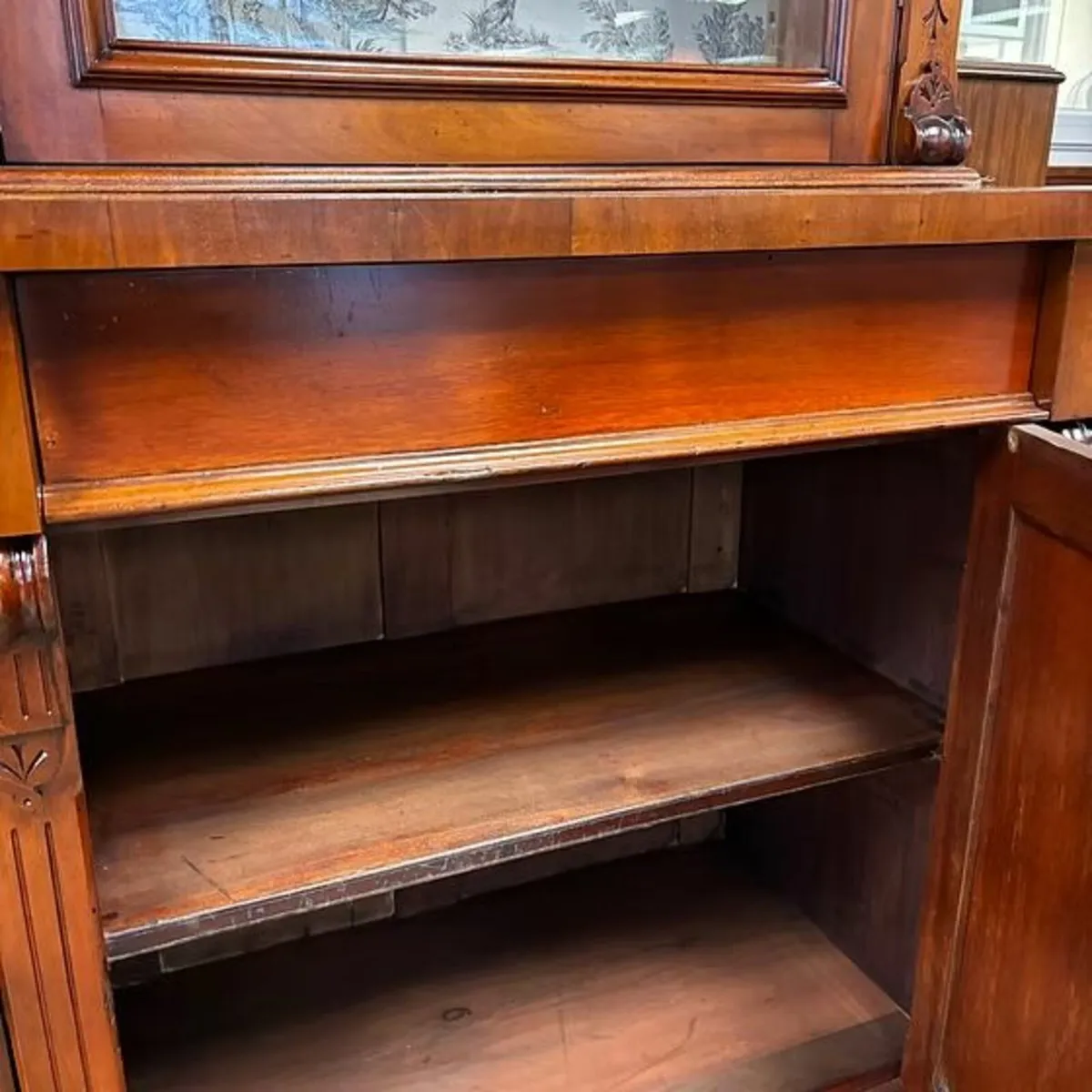 18th century burled walnut bookcase cabinet - Image 2