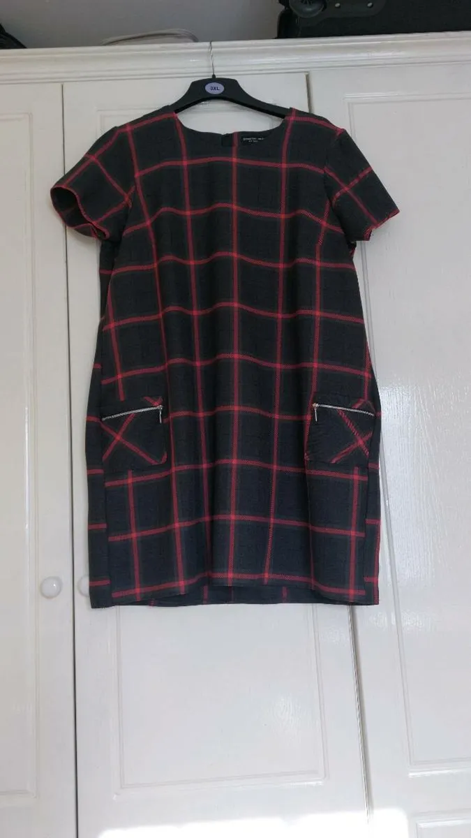 Ladies dress - Image 1