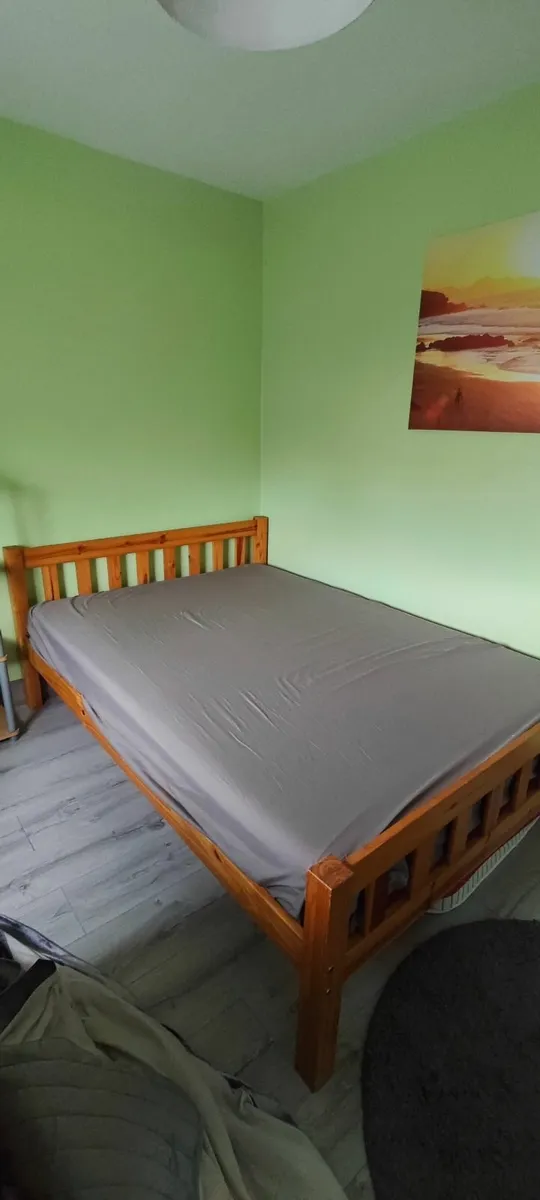 Double bed with memory mattress - Image 3