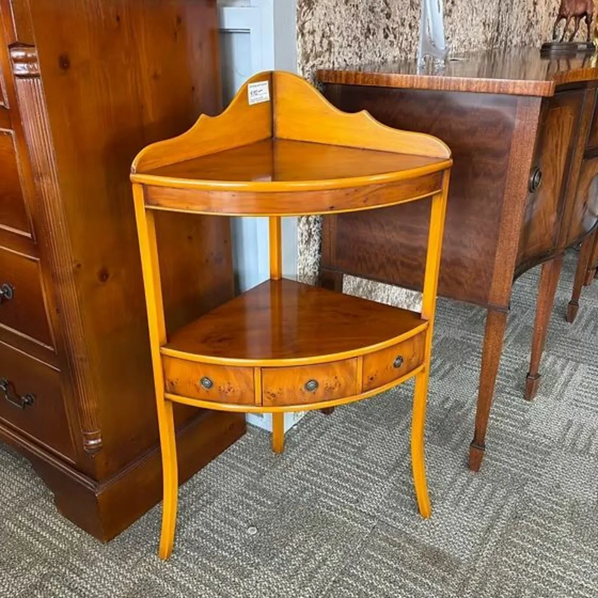 Beautiful tier corner unit with drawer