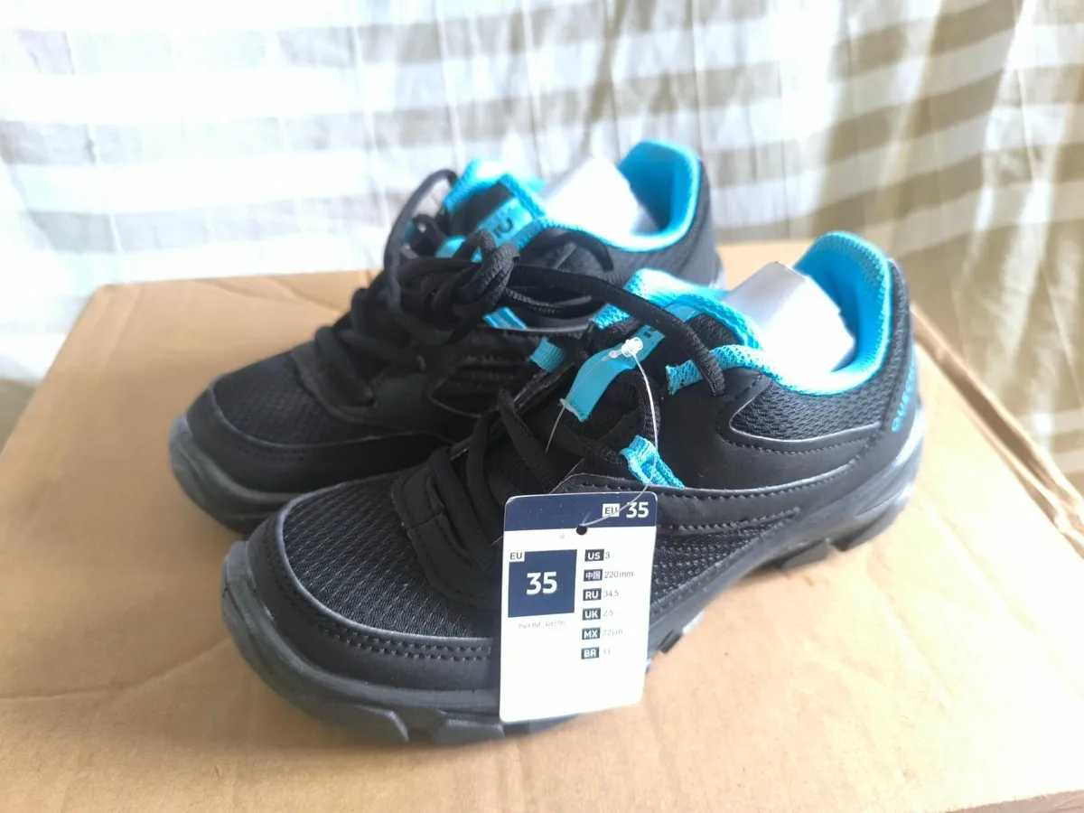 NEW  Children's lace-up hiking boot - Image 1