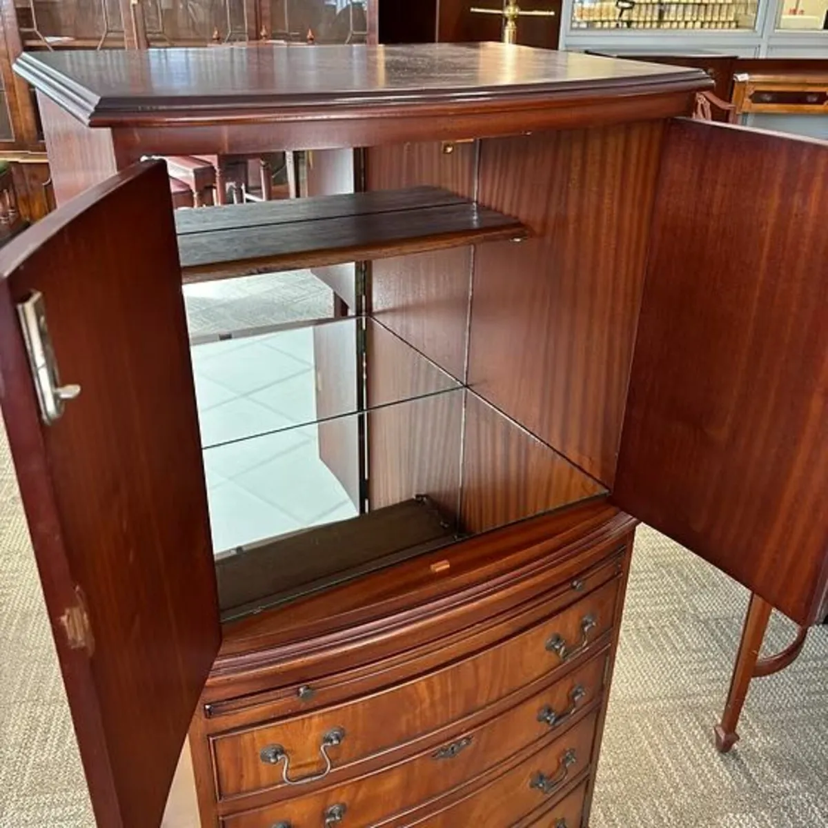 Fabulous mahogany flamed drinks cabinet - Image 2