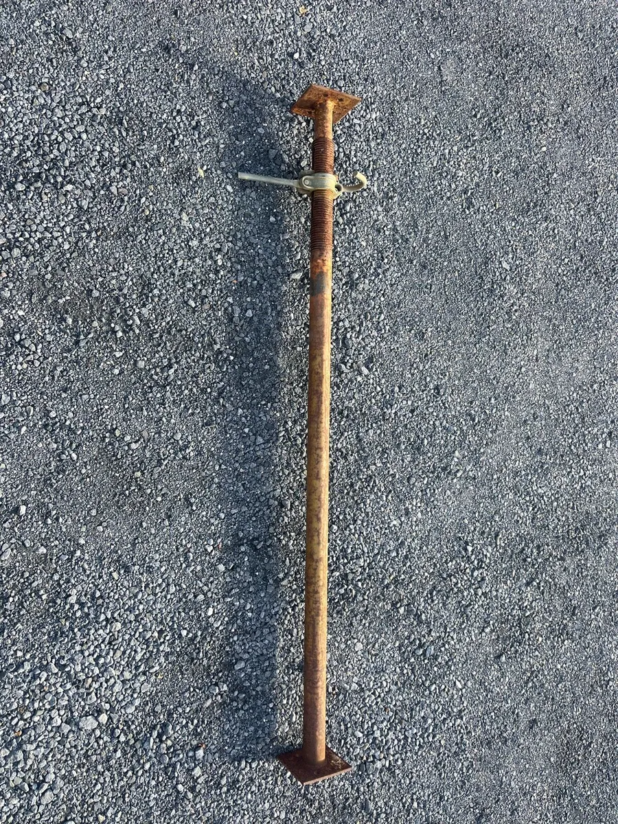 Acrow props, trestles, fence feet - Image 1