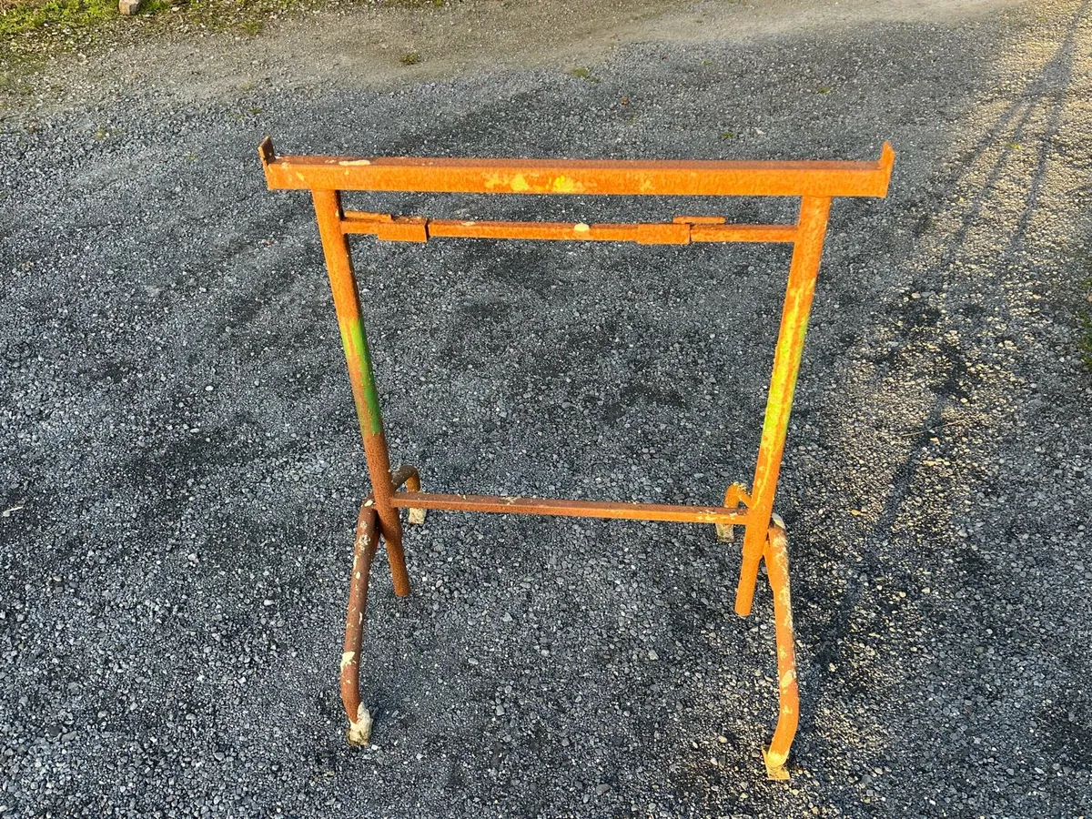 Acrow props, trestles, fence feet - Image 2