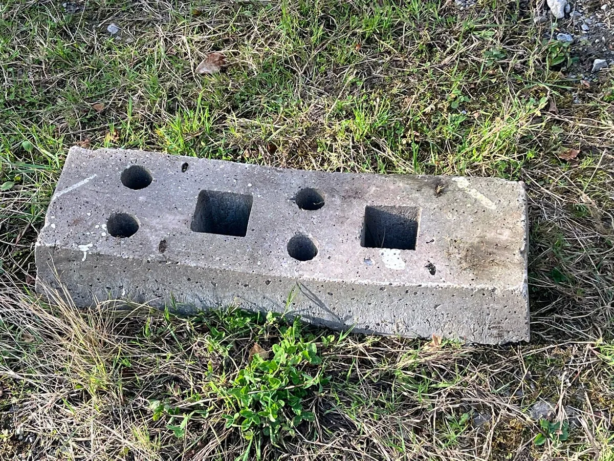 Acrow props, trestles, fence feet - Image 4