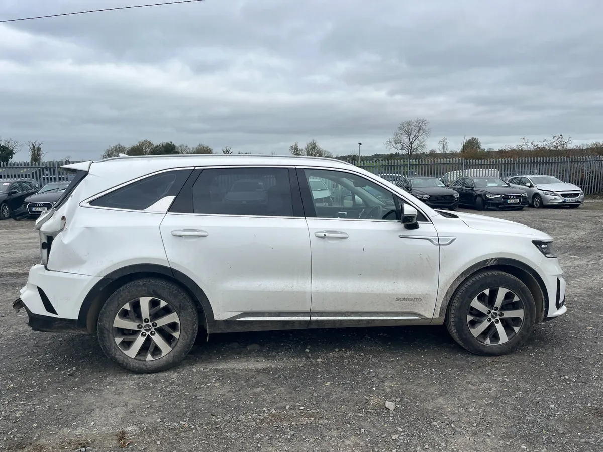 2023 Kia Sorento - Image 4