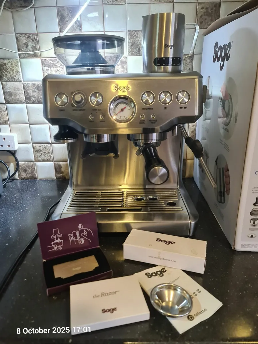 Sage The Barista Express Espresso Machine - Image 3