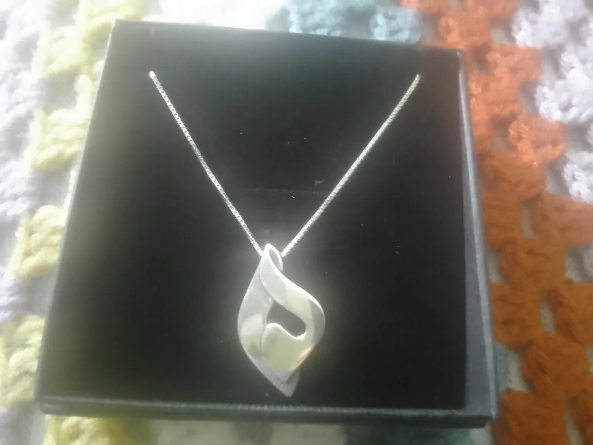 STERLING SILVER INFINITY/CELTIC DESIGN PENDANT - Image 2