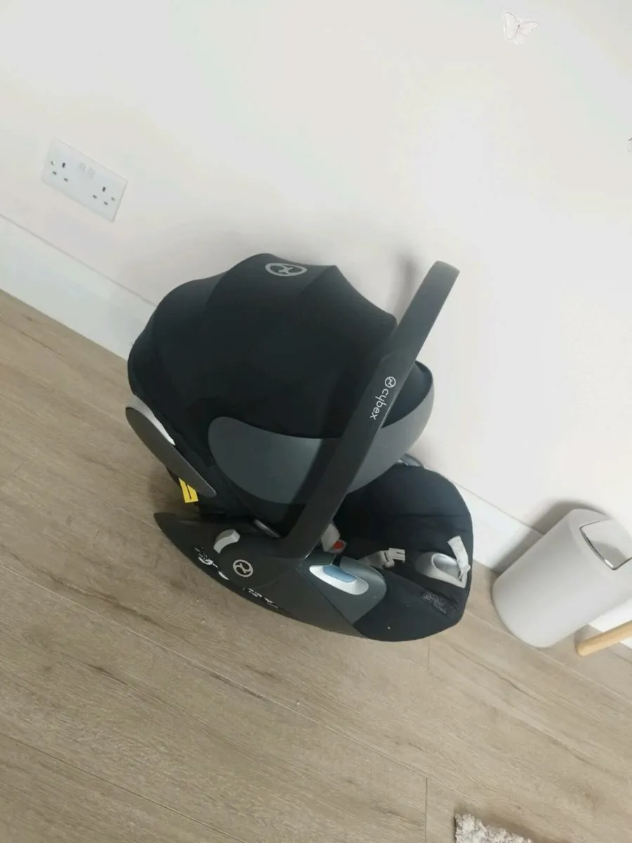 cybex cloud z i size and rotating base - Image 1