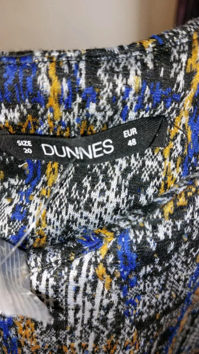 Ladies dress - Image 2