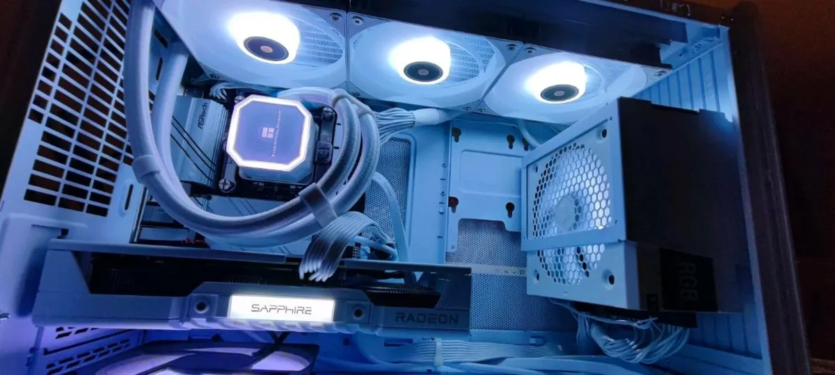 Gamin PC - White - Image 1