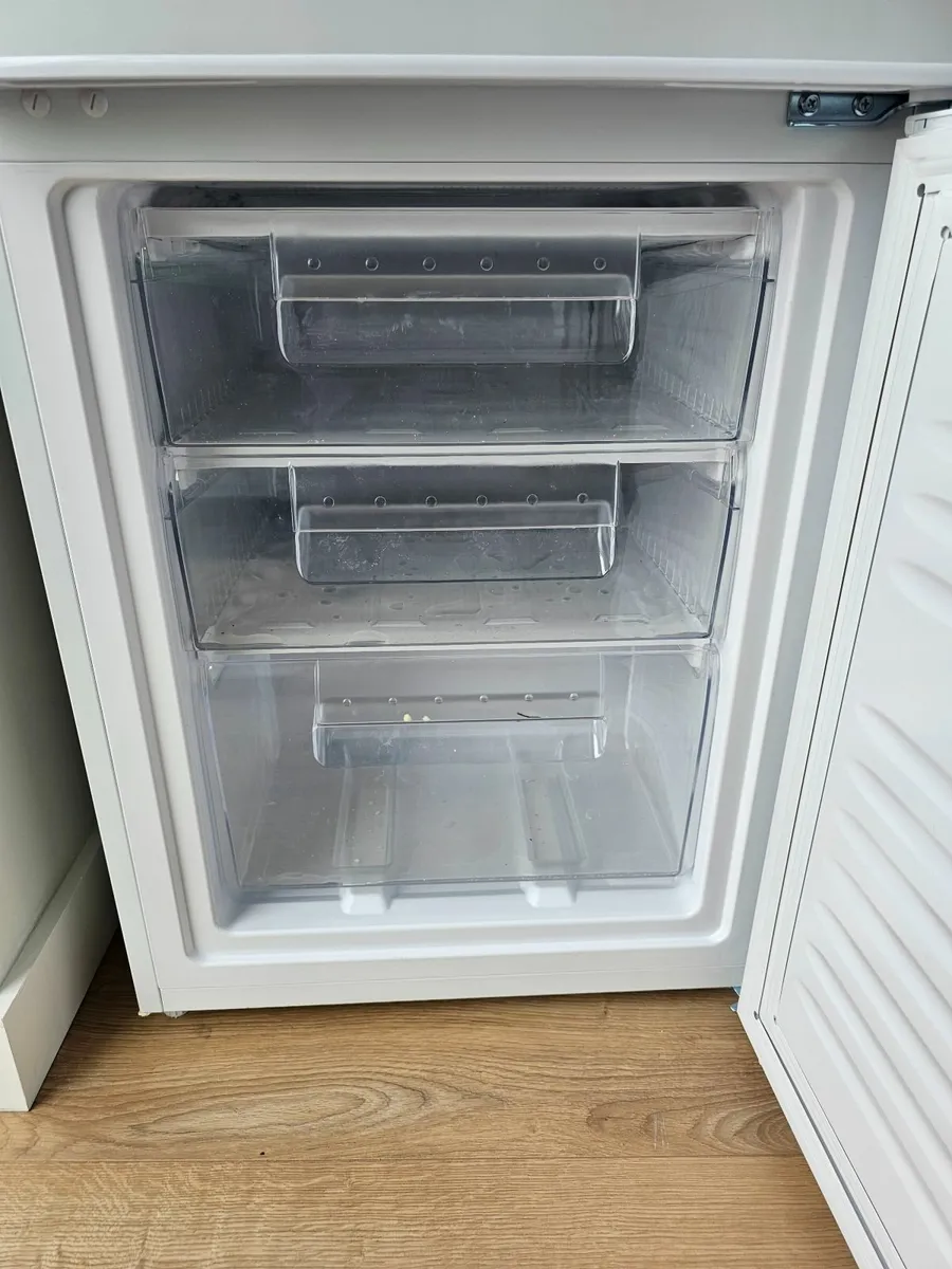 Fridge/freezer - Image 4