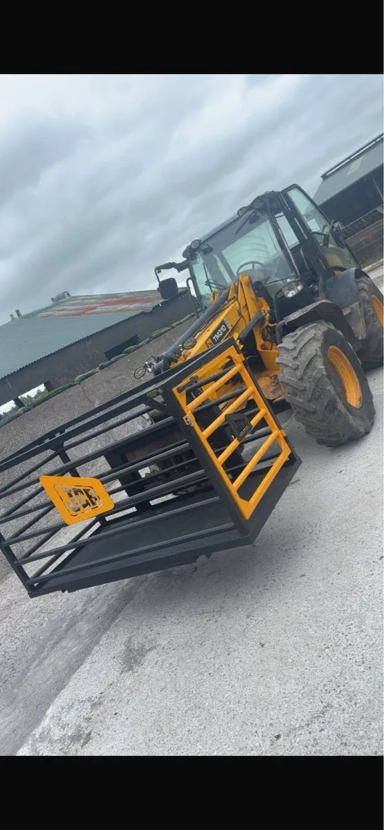 JCB calf transporter cage - Image 3