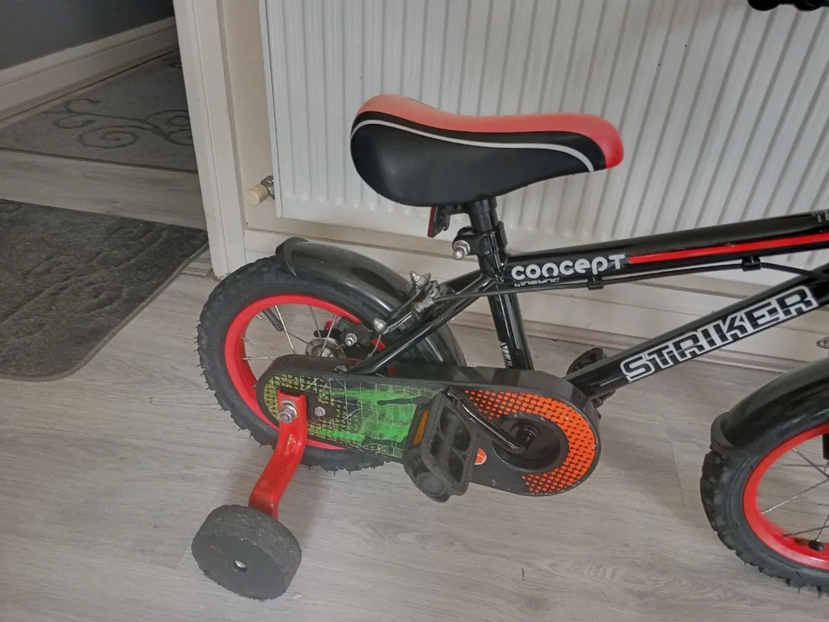 Kids striker bike size 12 inch wheels. - Image 3