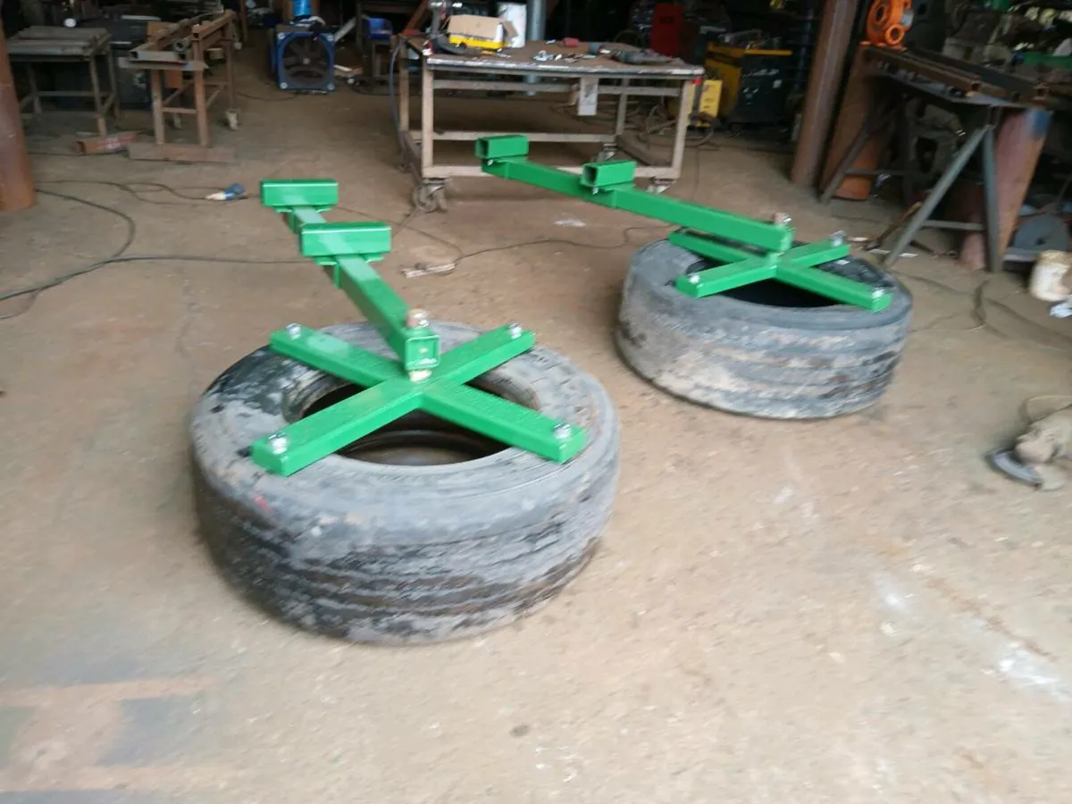Silage pushers - Image 1