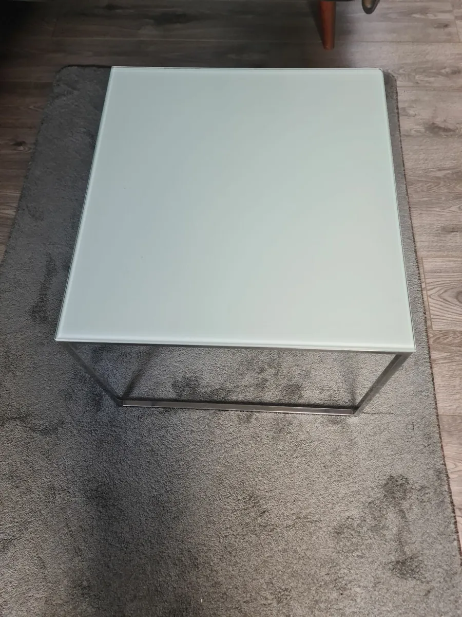 Glass top end tabel - Image 1