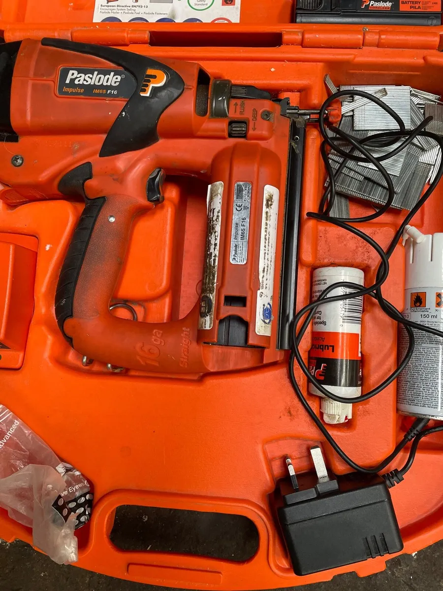 Paslode im65 F16 nail gun - Image 3