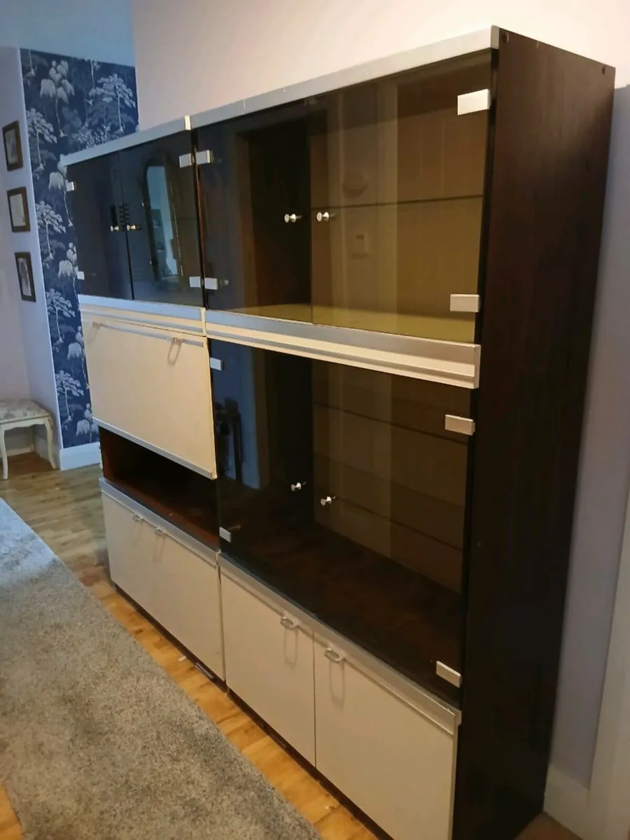 Display units with writing bureau . - Image 1