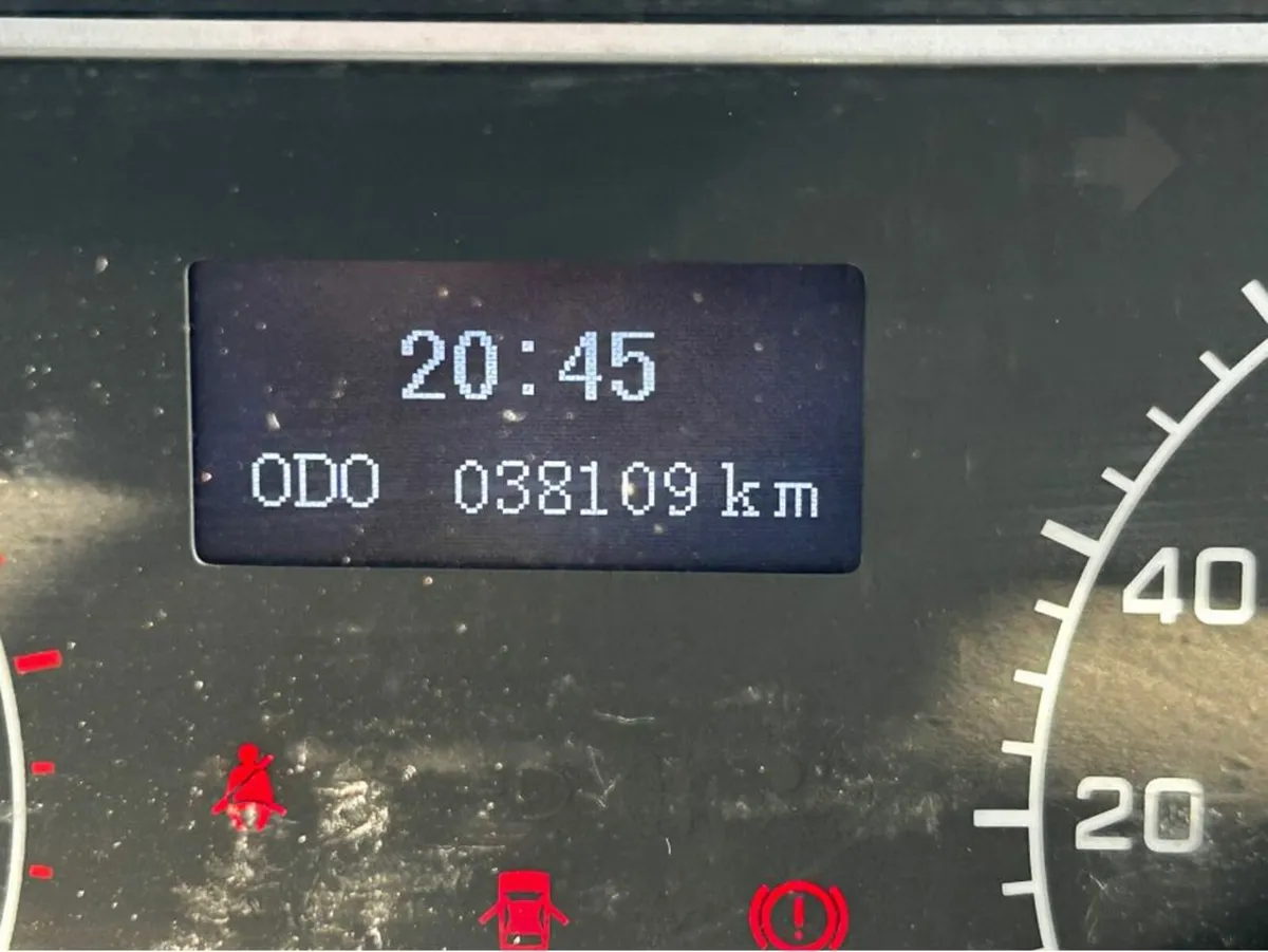 LDV V80 2021 14 seater - Image 4