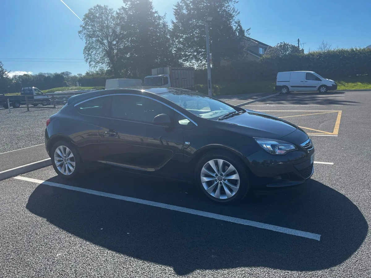 Opel Astra 2.0 GTC SRI - Image 2