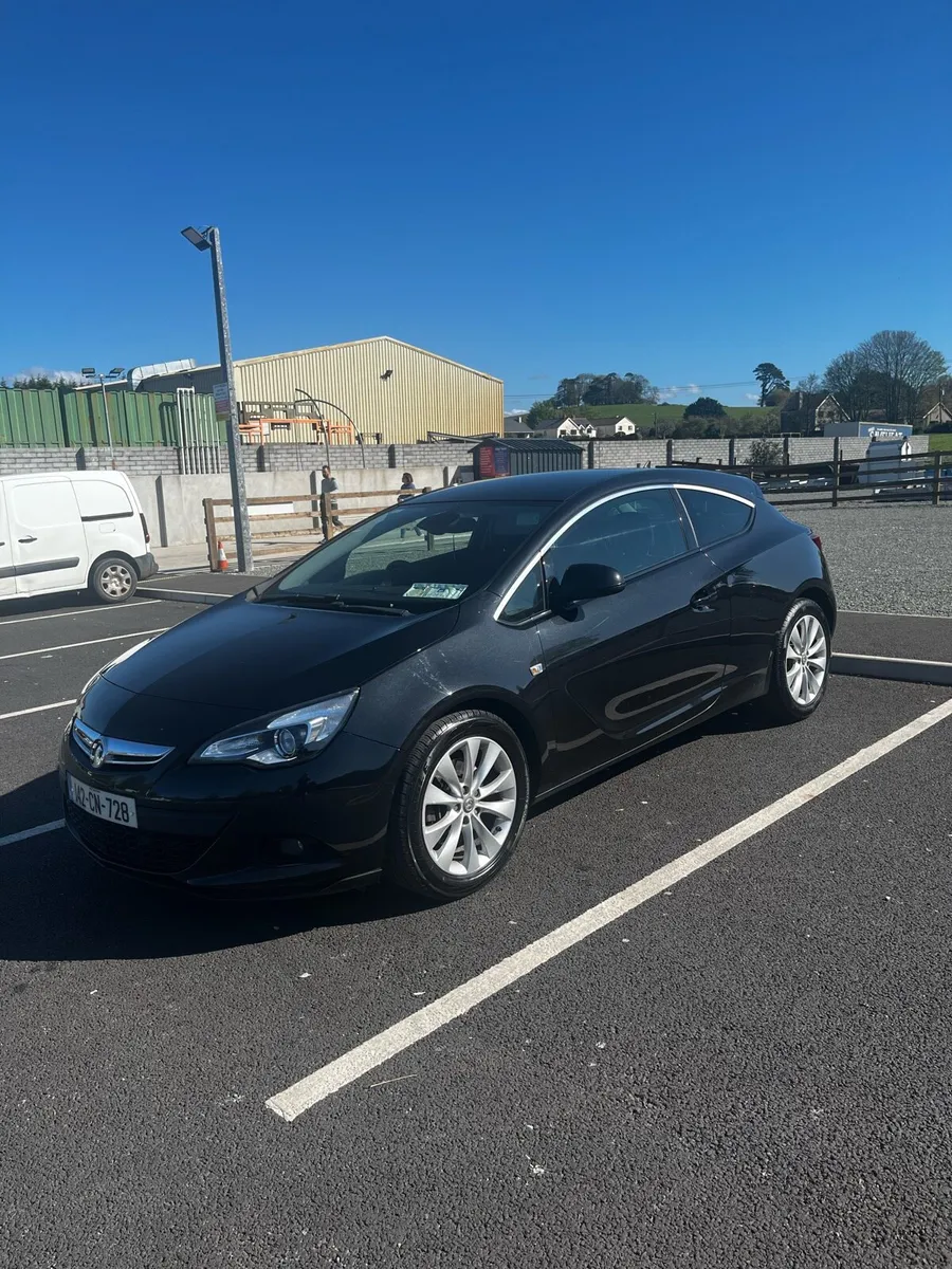 Opel Astra 2.0 GTC SRI - Image 1