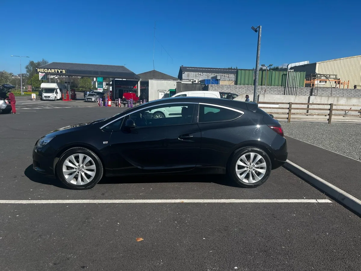 Opel Astra 2.0 GTC SRI - Image 3