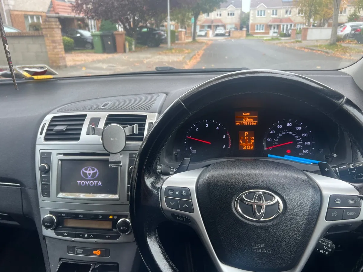 Toyota Avensis 2012 - Image 1