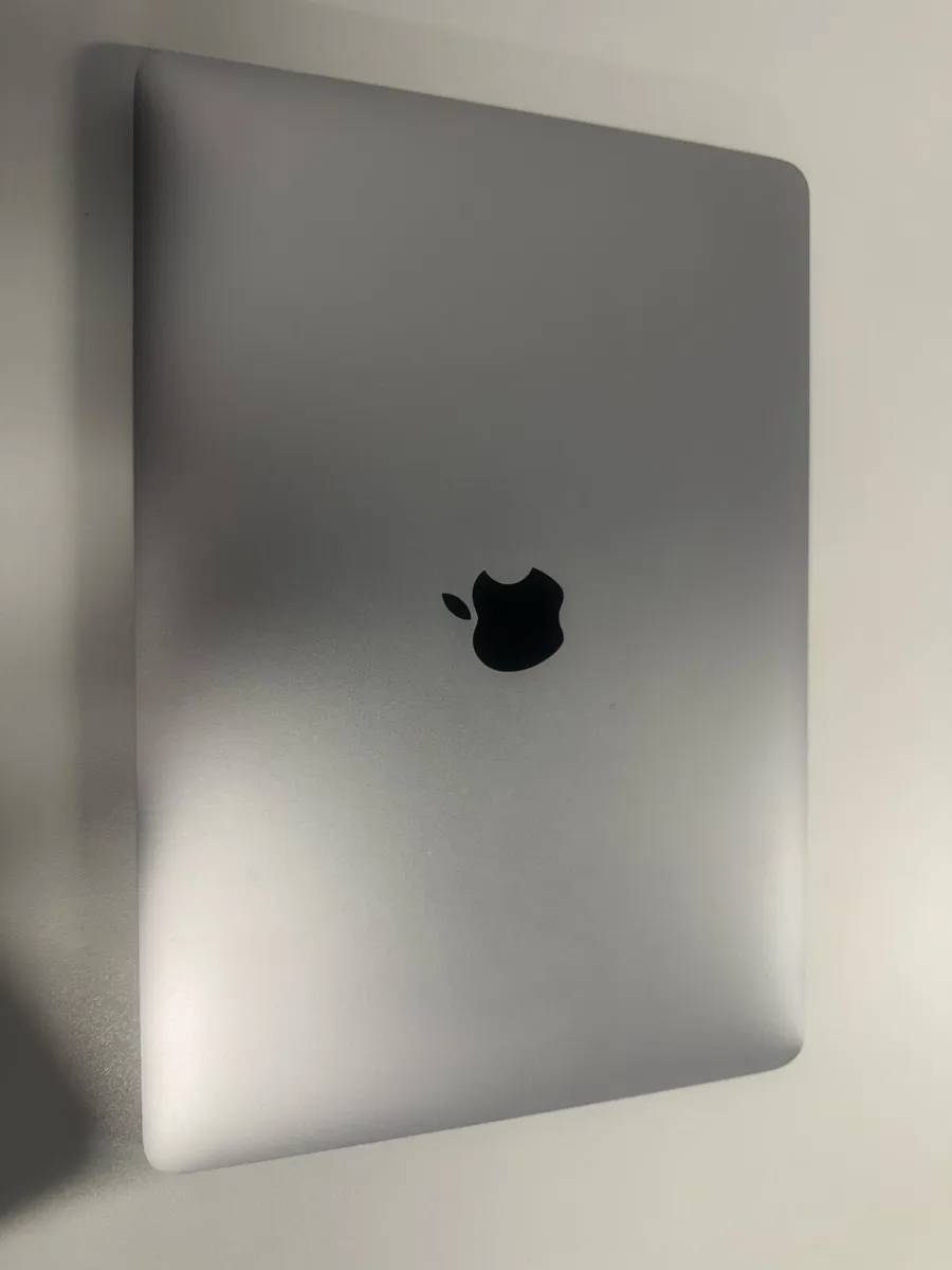 MacBook Pro 13-inch - Image 2