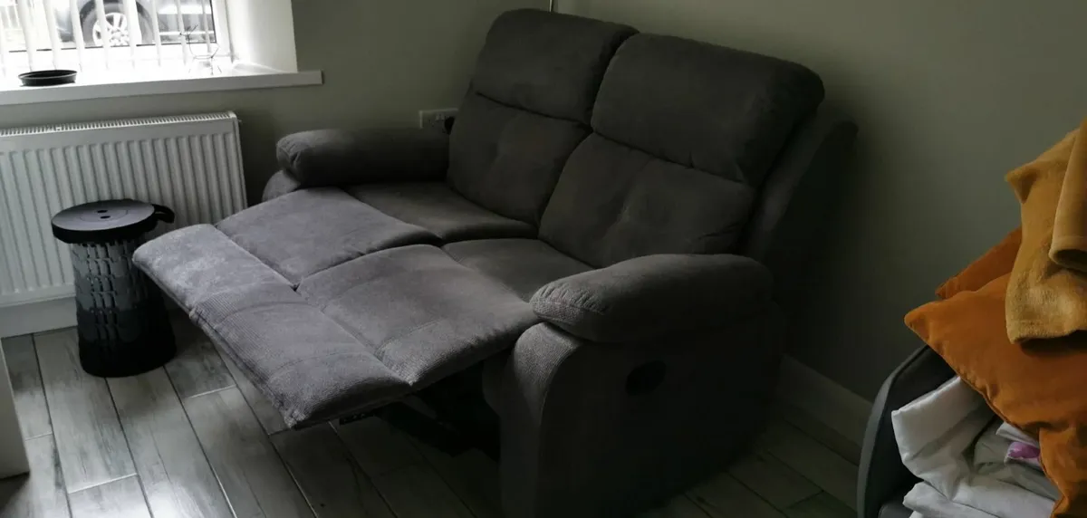 2 seater recliner sofa - Image 1