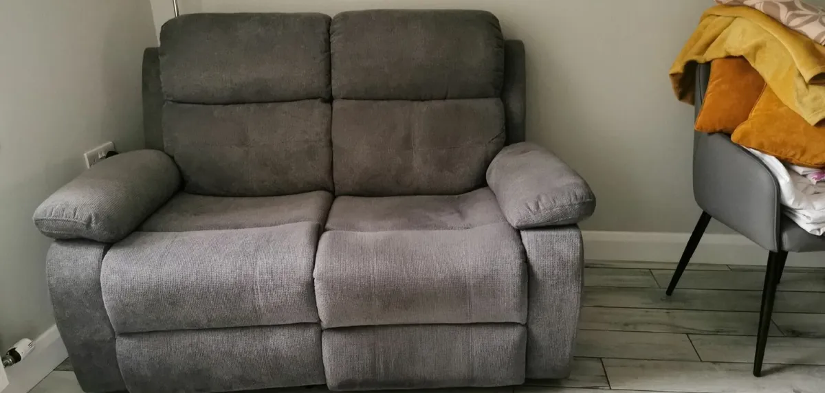 2 seater recliner sofa - Image 2