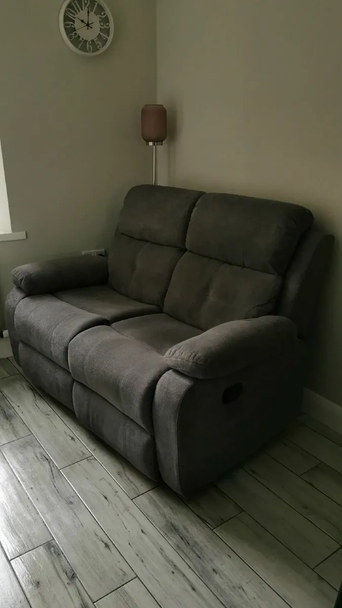 2 seater recliner sofa - Image 4