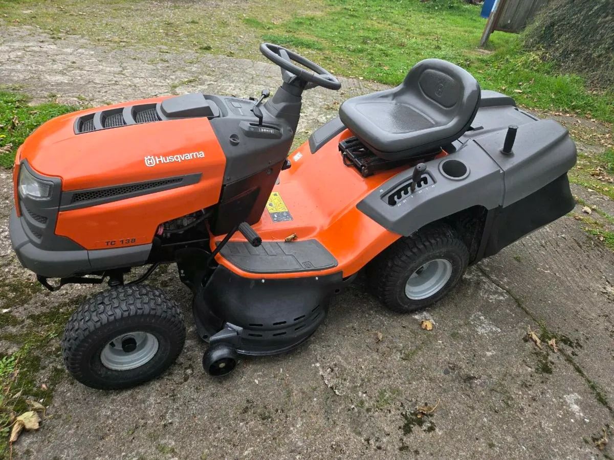 Husqvarna ride-on lawnmower - Image 4