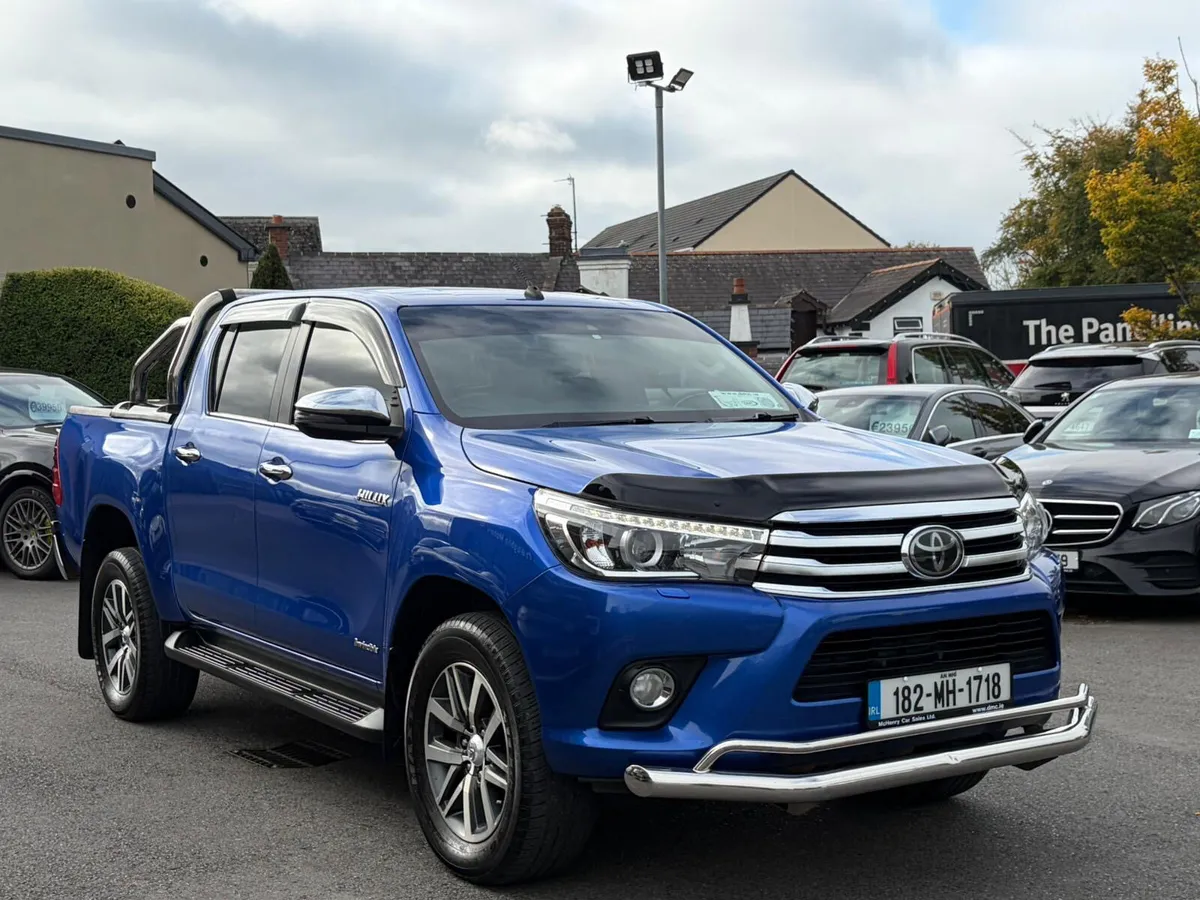 182 Toyota Hi Lux Crew Cab Auto - Image 3