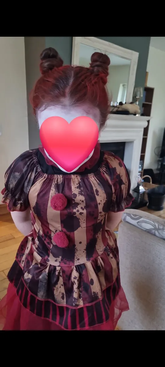 Costume - Image 3