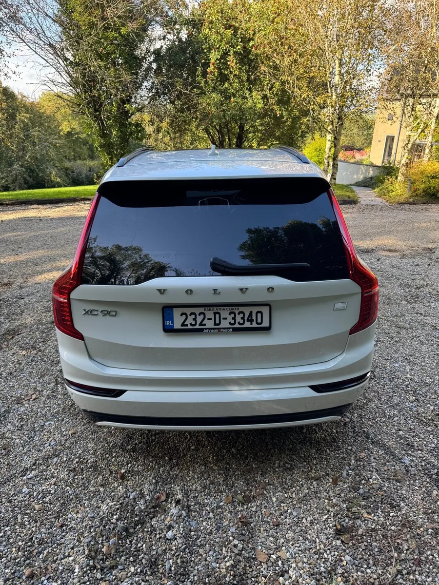 Volvo XC90 232 Ultimate Dark AWD Phev - Image 4