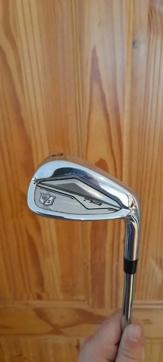 Wilson D9 forged irons/Odyssey Stroke Lab & Mizuno - Image 4