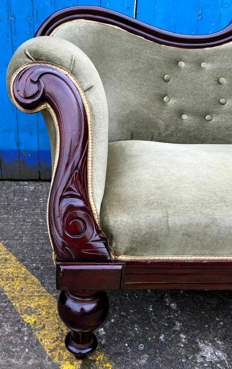 ANTIQUE DOUBLE END SOFA - Image 4