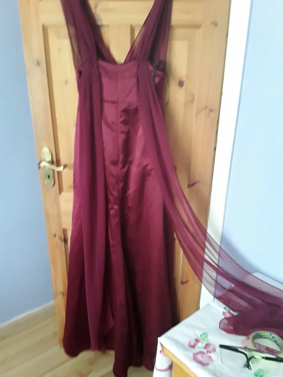 Beautiful brand new wine coloured dress - Image 2
