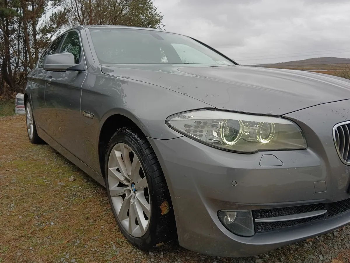 BMW 5-Series 2011 - Image 4