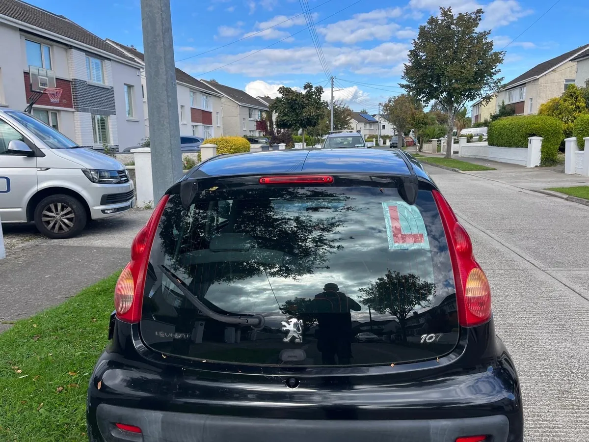 Car - Image 2