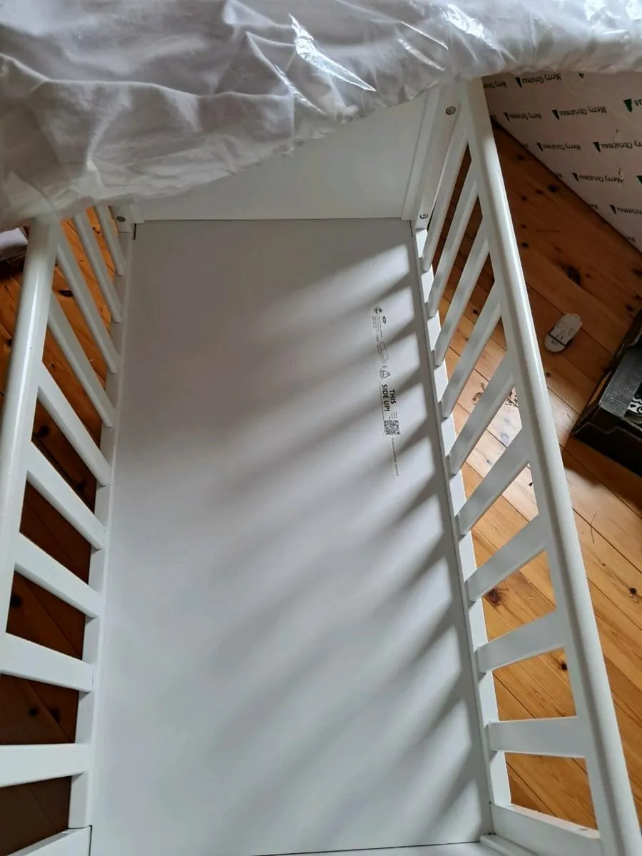 Obaby winnie the pooh white crib - Image 3