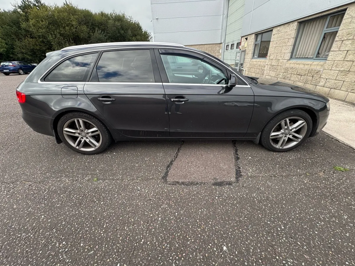 Audi A4 2012 - Image 2